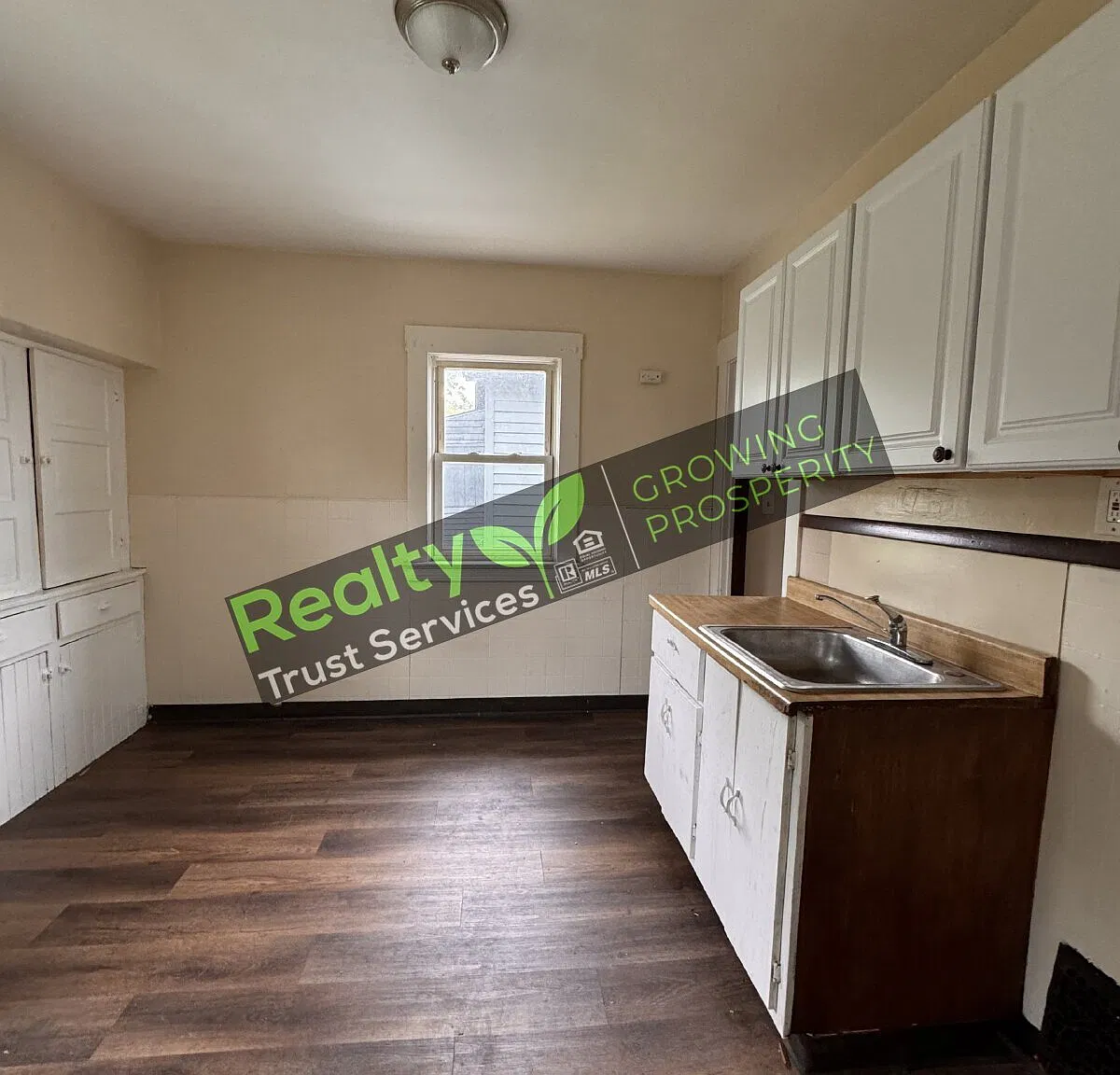 7918 Goodman Ave. Up, Cleveland OH 44105 — Photo 3