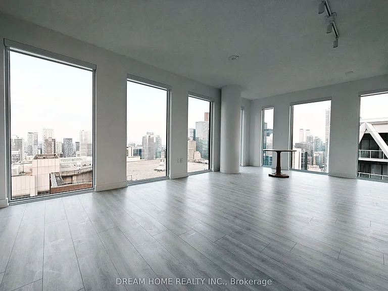 238 Simcoe St #3604 — Photo 2