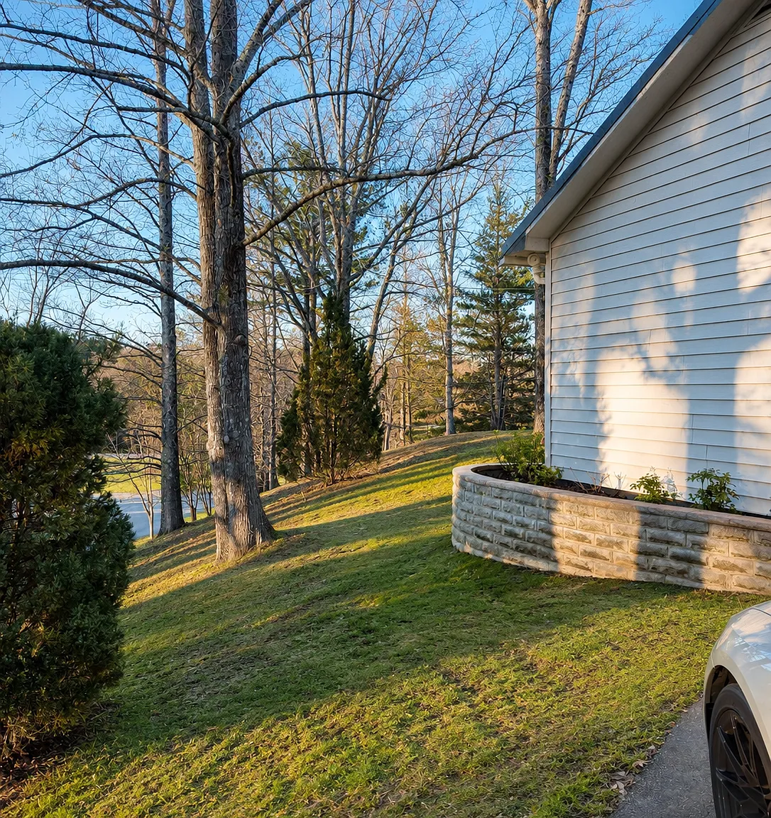 813 Highway 6 W — Photo 2