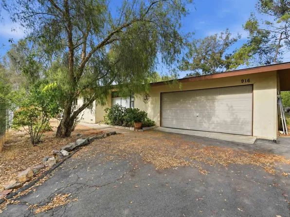 916 Country Club Dr, Escondido, CA 92029