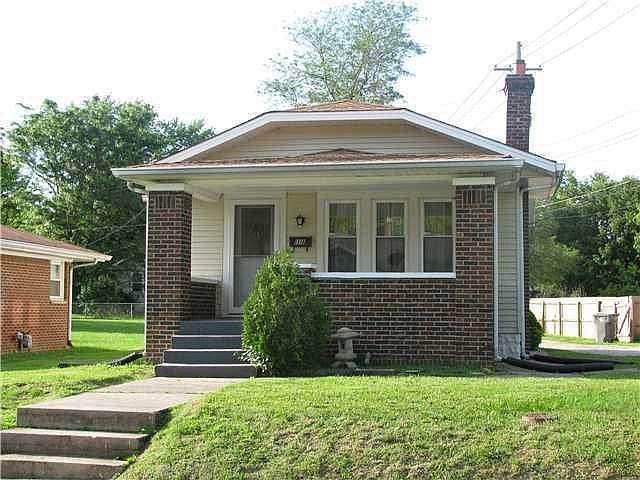 1st image of 1318 E Mills Ave