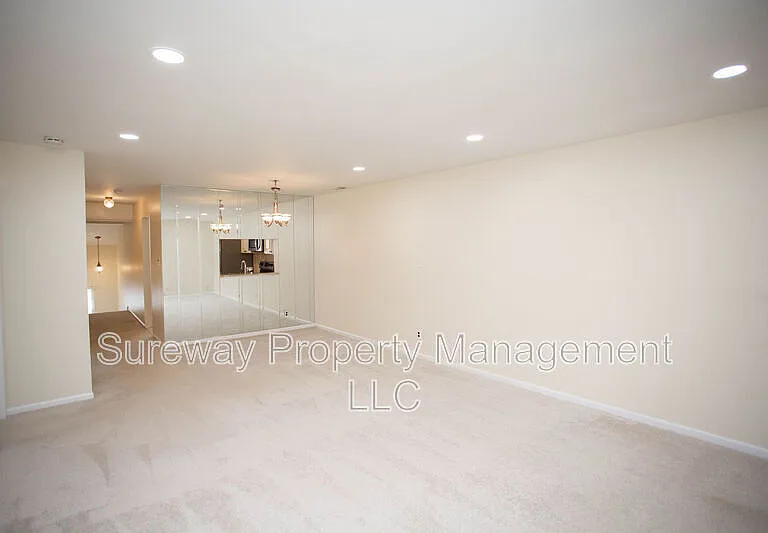 528B Willow Turn — Photo 2