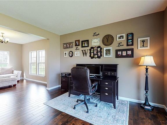 4th image of 1160 Creekledge Ct