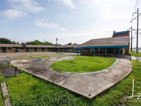 1112 E Main St, Independence, KS 67301