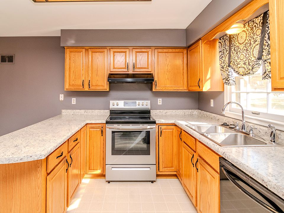 1724 Wyatt Pkwy, Lexington, KY 40505 Zillow