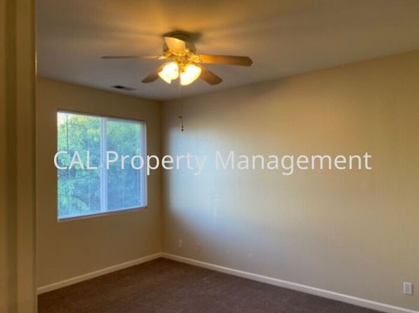 361 Majestic Dr, Hollister, CA 95023