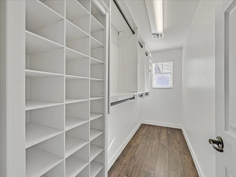 7912 Ivy Run St — Photo 16