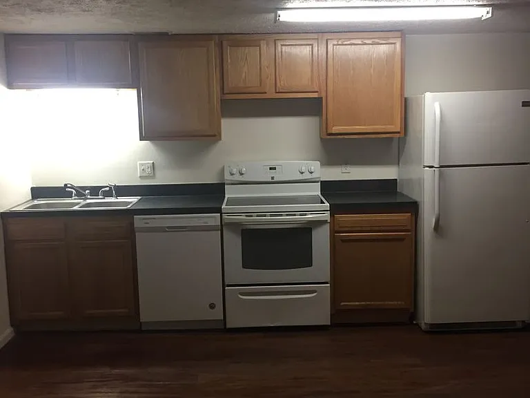 15-21 Beechurst Ave — Photo 2