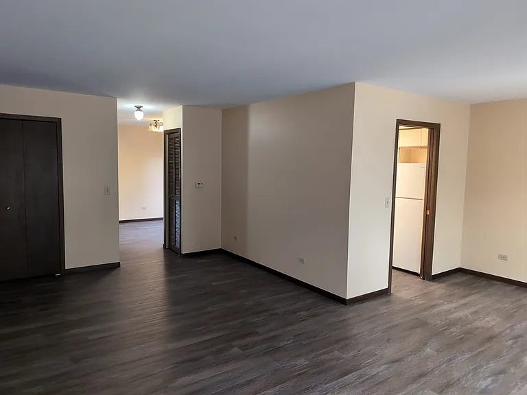 242 W Slade St #2E — Photo 6