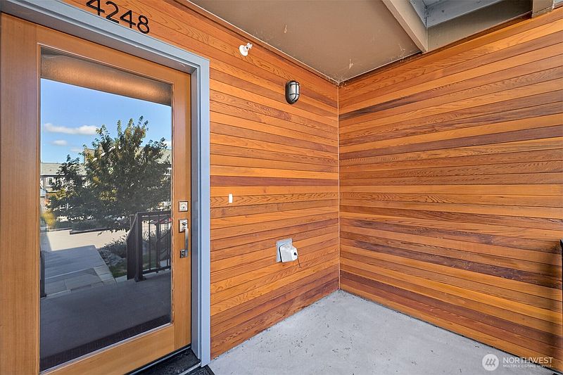 2nd image of 4248 Traverse Drive