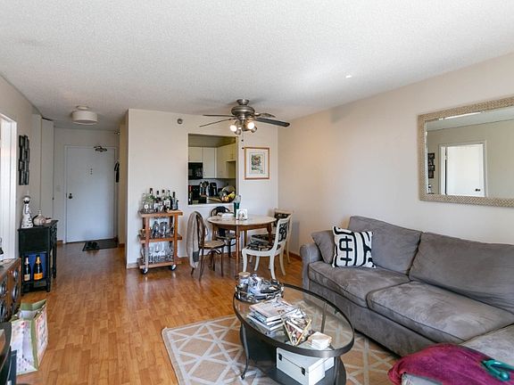 3rd image of 1212 N Lasalle St #705
