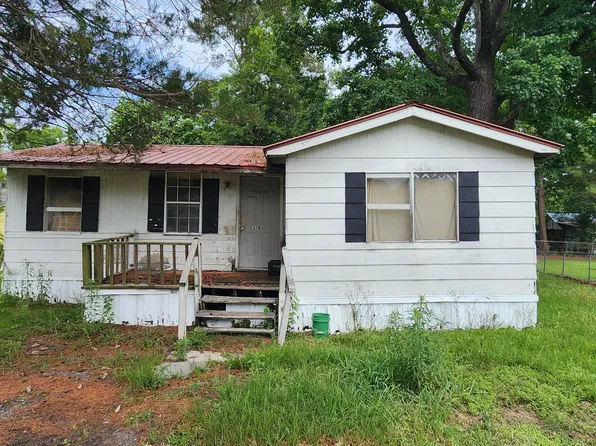 214 Peterson Ln, Manning, SC 29102