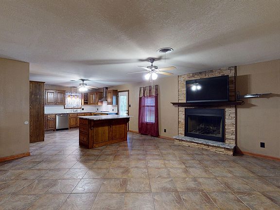 3rd image of 1009 College St