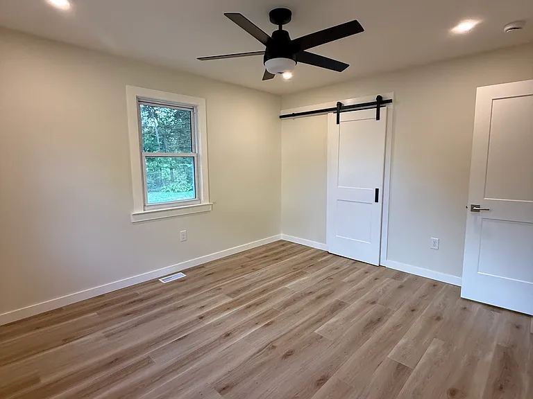 2360 Parkway Dr SE — Photo 18