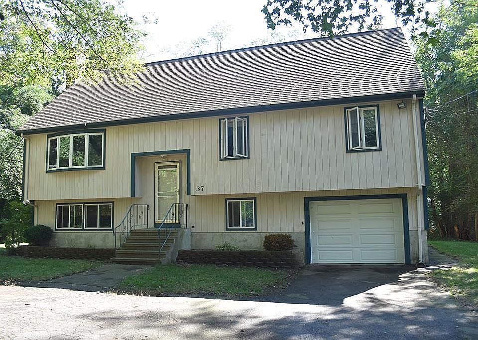 1st image of 37 Norroway Ave