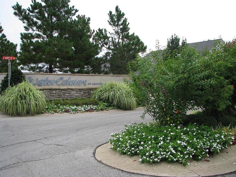 WaterColours - Owasso's only upscale gated community