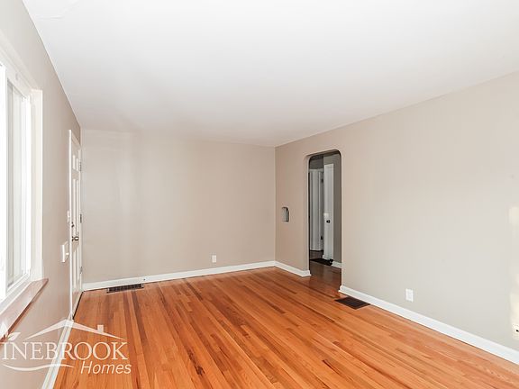 3rd image of 6920 Pinoak Dr