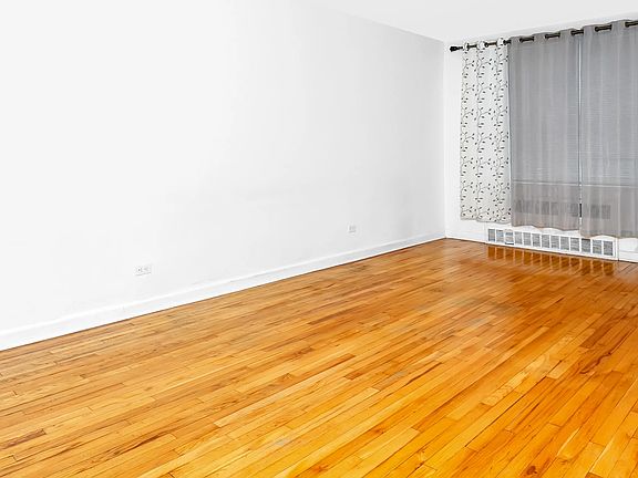 5th image of 23-45 Bell Blvd #2E