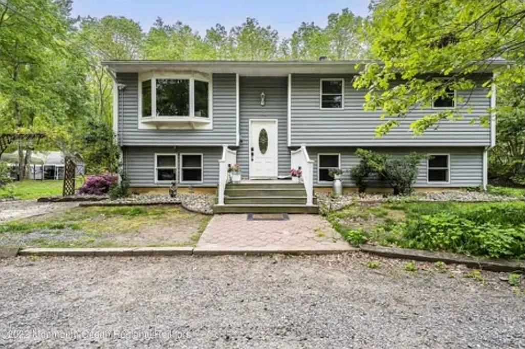 4 bed, 2000 sqft, $3,450 — Photo 1