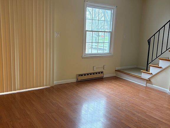 3rd image of 418 Amblewood Way #418