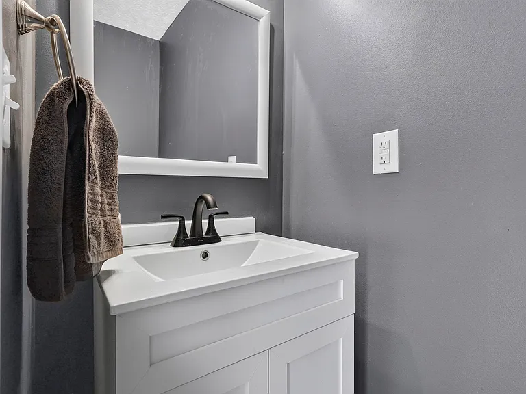 9166 Windy Creek Dr — Photo 14