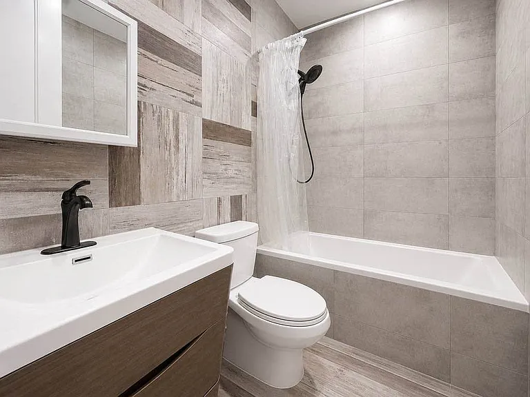 302 Linden St #3 — Photo 8