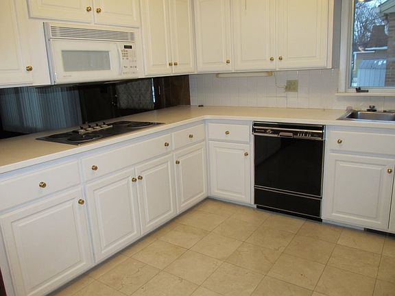 3rd image of 2513 23rd Ave