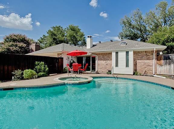 3rd image of 1317 Watersedge Dr