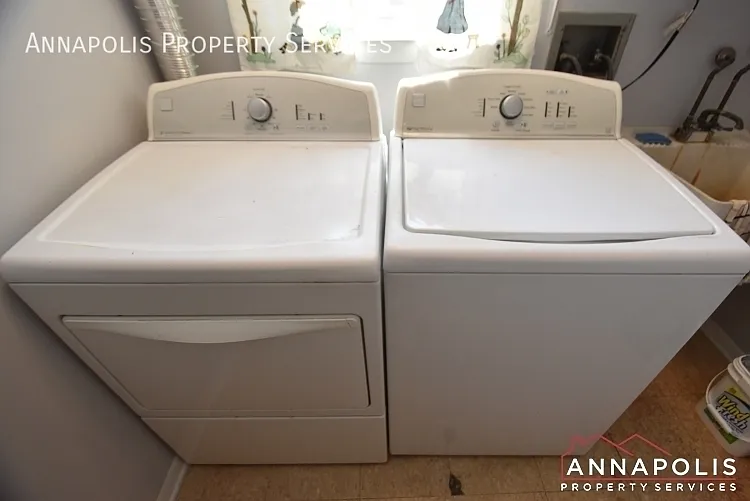 843 Harbor View Ter — Photo 25