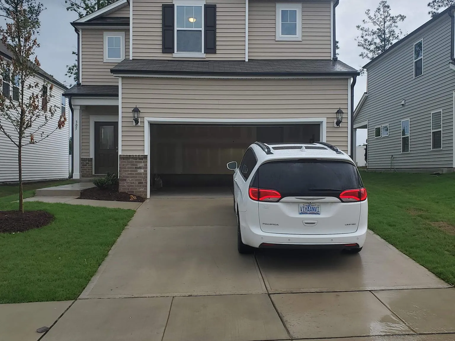 4 bed, 2518 sqft, $2,199 — Photo 2