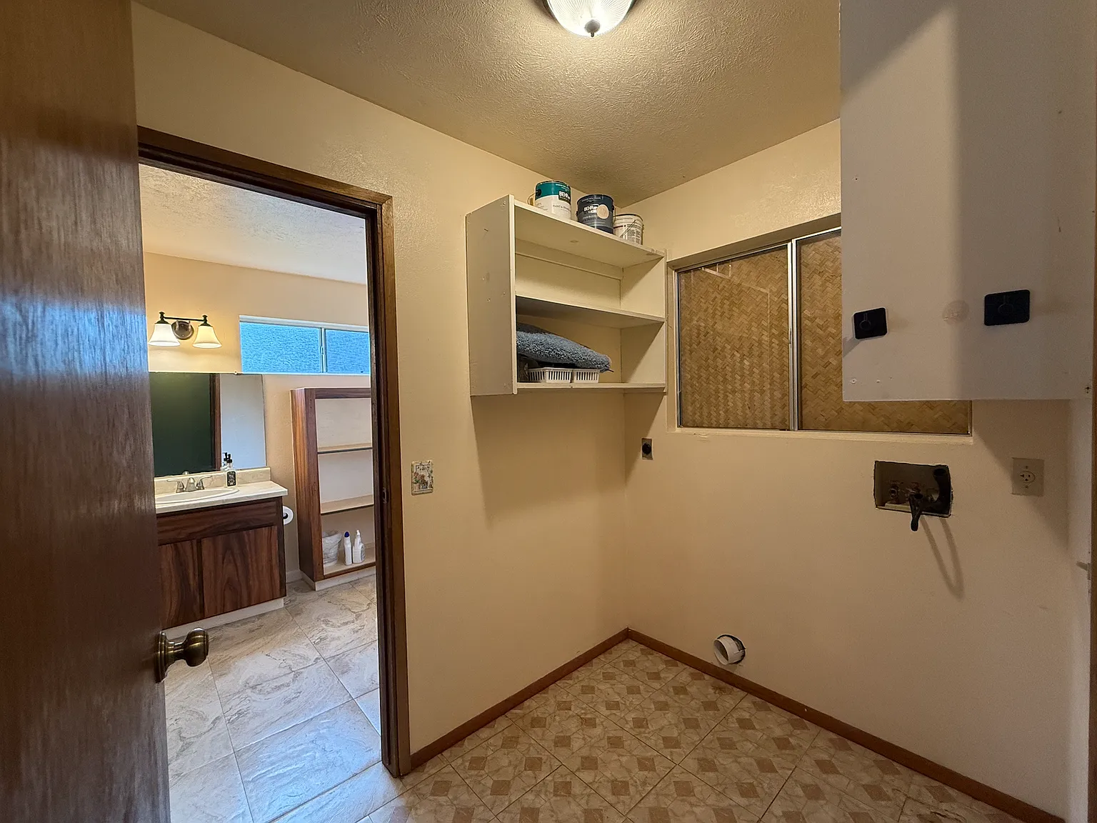 HI - 15-2074 29th Ave - CR - #Dwn — Photo 3