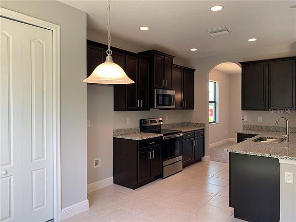 5th image of 8225 Summer Brook Ct
