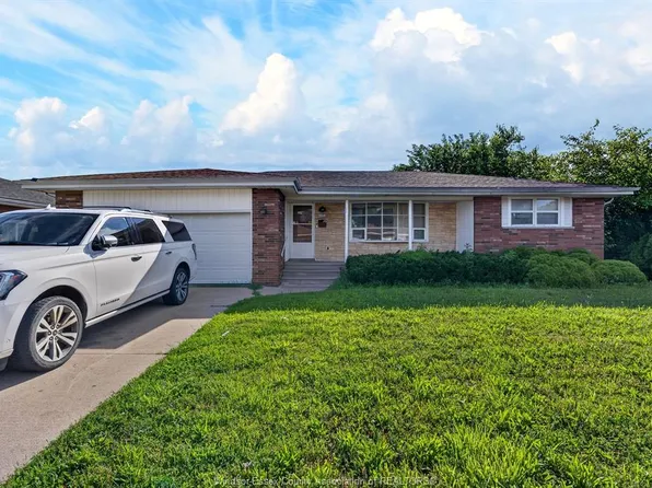 2450 McKay Ave, Windsor, ON N9E 2P5