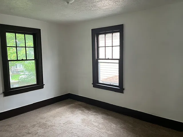 821 Bay St — Photo 13