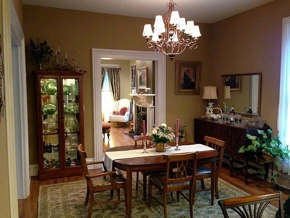 4th Bedroom
						:
						Vaulted Ceilings