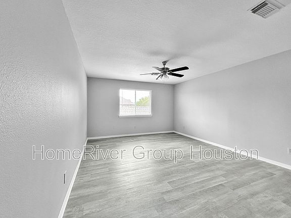 3rd image of 1413 28th Ave N