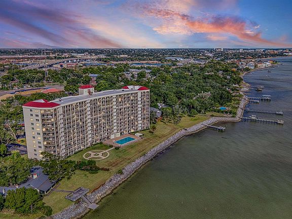 5th image of 615 Bayshore Dr APT 305B