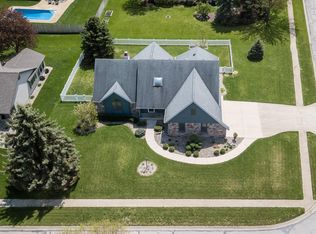 1929 Stoners Mill Dr, Huntertown, IN 46748