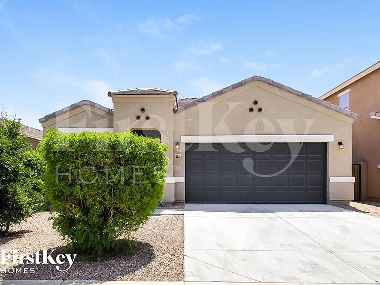 2635 W Tamarisk Ave — Photo 1