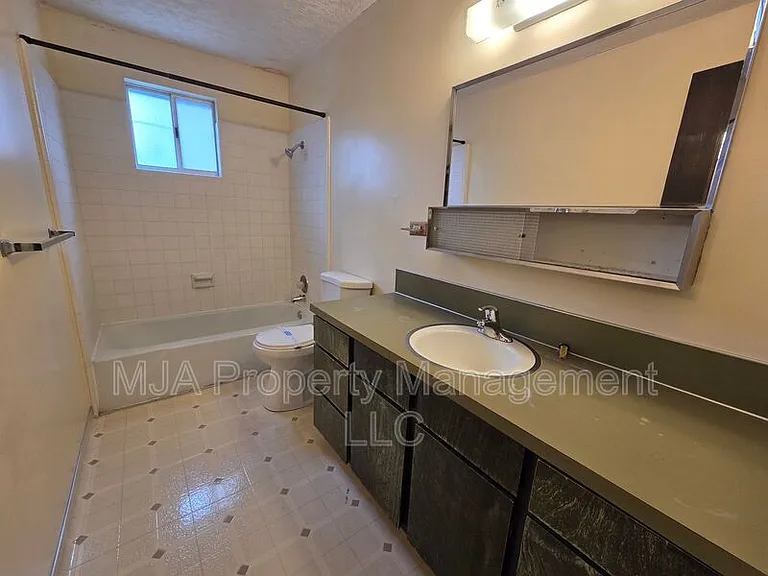 1165 Edgewood Dr #2 — Photo 13