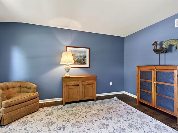 4th image of 6585 Ashmont Pl