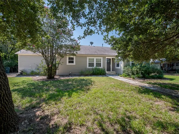 709 Inwood Dr, Bryan, TX 77802