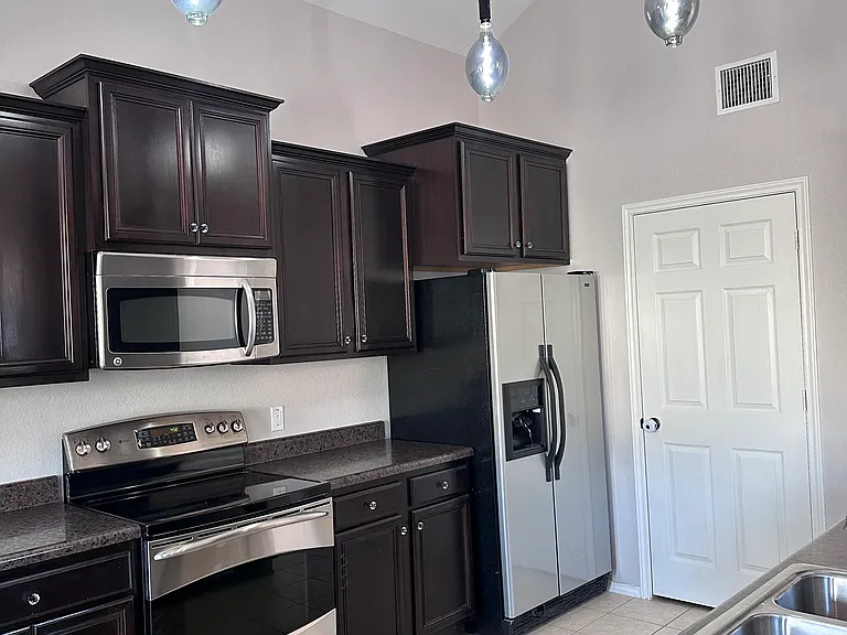 6902 Golden Oak Ln — Photo 8