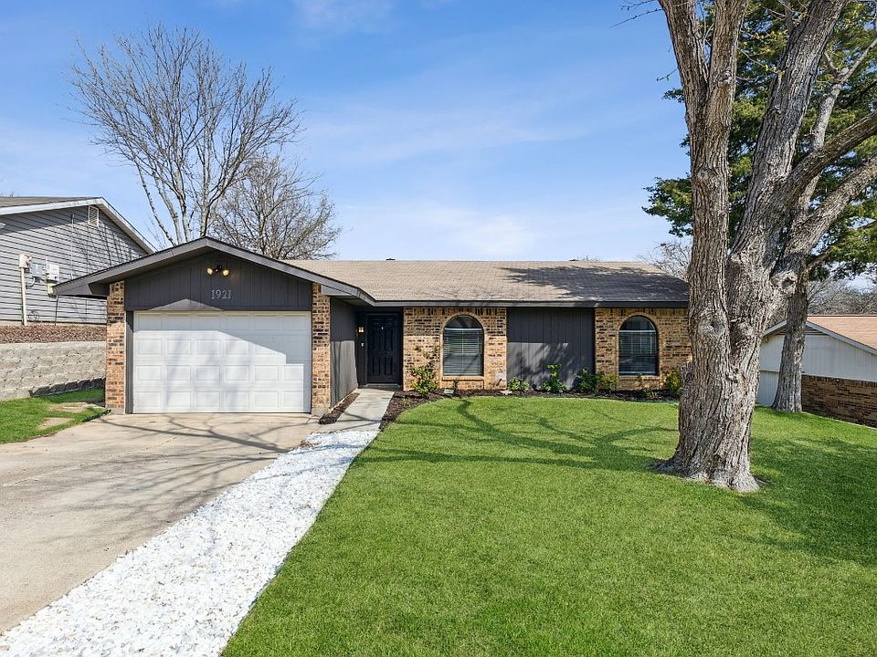 1st image of 1921 Angelina Dr