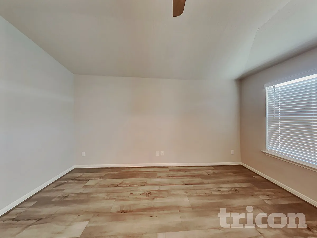Building Photo - 13623 Emerson Way