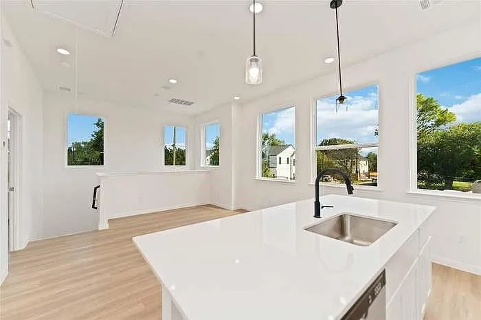 4710 Mallow St #B — Photo 3