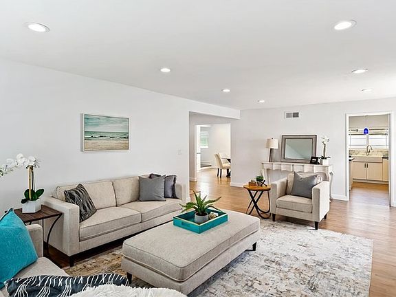 4th image of 3704 Sara Dr