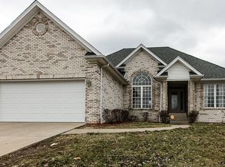 11821 Perry Crossing Pkwy, Sellersburg, IN 47172
