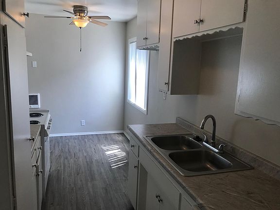 3rd image of 9228 Somerset Blvd