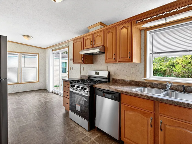 15 W Redwood Ave — Photo 44